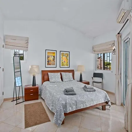 빌라 Charming Vilamoura Short Walk To Marina O Clube 3 Bedrooms